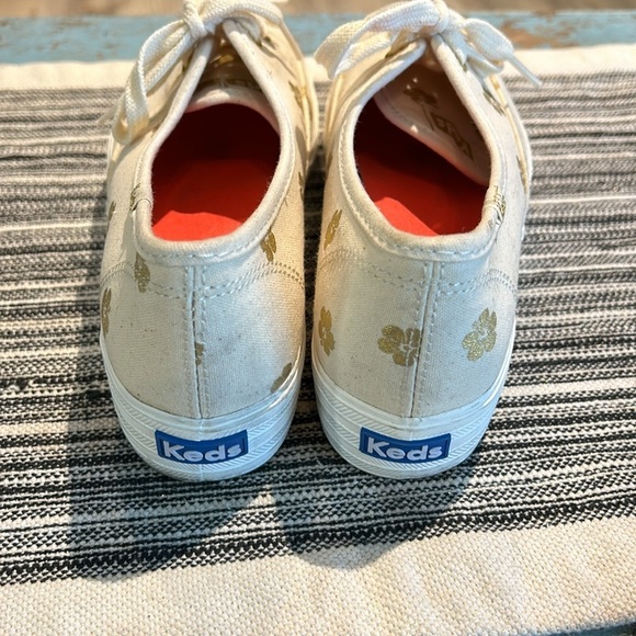 Sold at Anthropologie Keds TRIPLE HIBISCUS NATRUAL / GOLD Size 6.5 - Picture 5 of 8